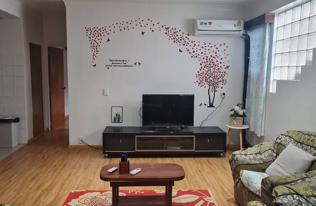 Elegant Spacious 3 BRM Apartment Pool WIFI Balcony