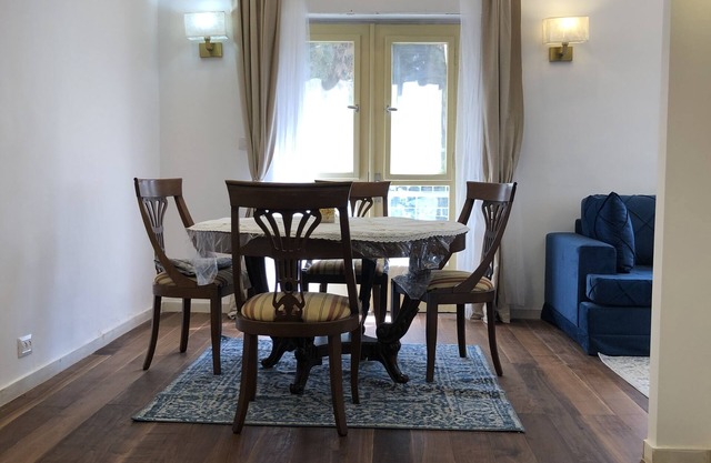Elegant sunny home in central jerusalem