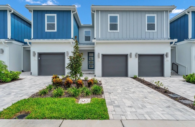 Elegant Townhouse near Disney with Resort & Waterpark Access - 7813SD