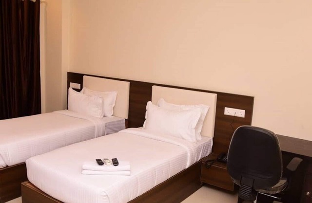 Elephant Suites Brookefield # 27