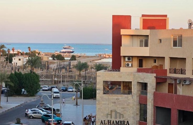 Elhambra First Avenue