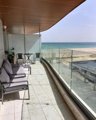 Elite Beachfront Apartament by Casa del Mar