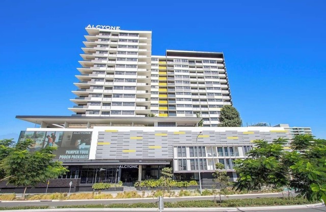 Elite elegance 2BR@Hamilton APT with Parking