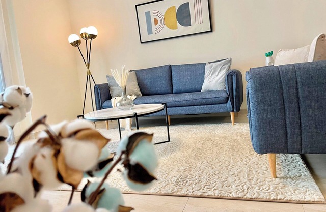 Elite LUX Holiday Homes - Spacious 2BR with Direct Metro Access in Al Furjan, Dubai