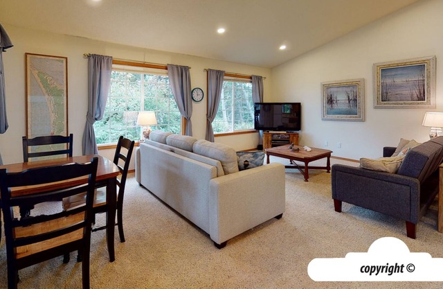 ELK`S HOLLOW at Sunset Beach, Warrenton: Near Ocean