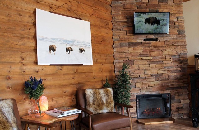 Elkhorn Cabins And Inn