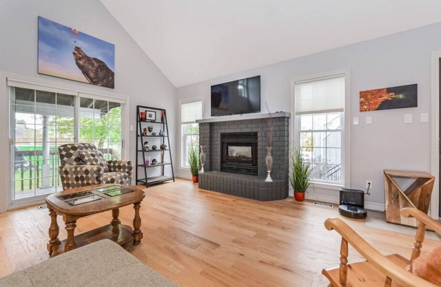 Elora Grandeur: The Pinnacle Retreat`