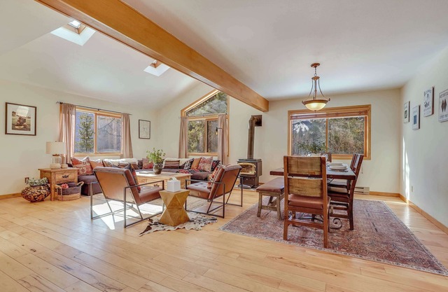 Elv Haus - .5 acre Breck Escape Htub/Pets/Office