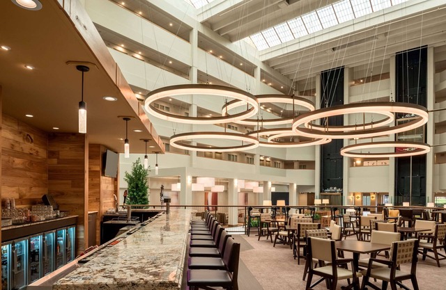 Embassy Suites by Hilton Milwaukee Brookfield