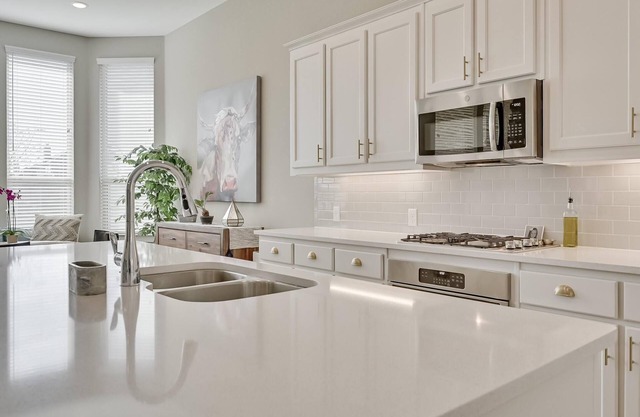 Embrace Argyle's Allure: Your Dream Getaway in an Unbeatable Neighborhood!