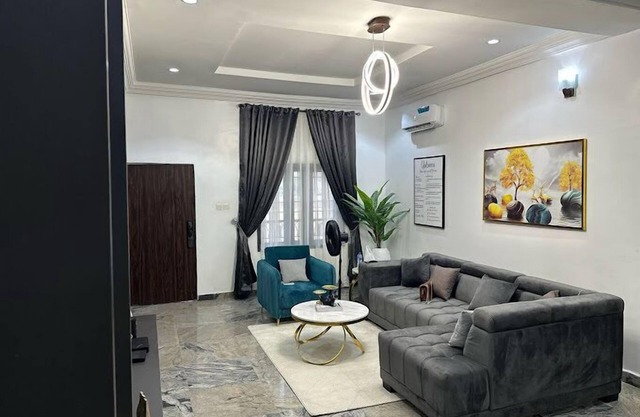 Emiez Apartment and Hotel