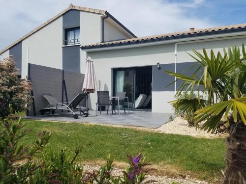 EMLAVIE - Maison familiale OU Loft SPA - à 3km Futuroscope