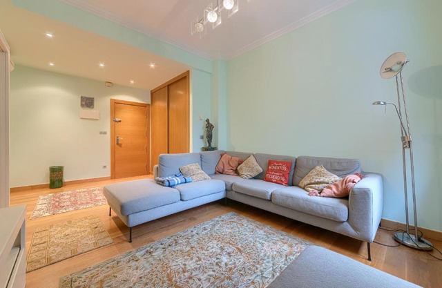 Encanto y Confort en Calle Epalza - Tu Familia en el Corazón de Bilbao