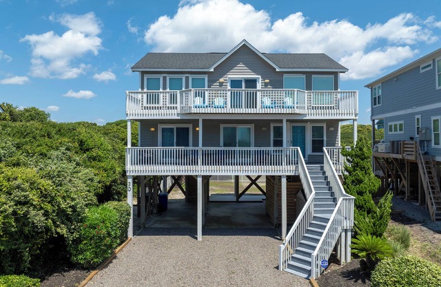 Endless Summer: A spacious 4-bedroom, 3-bath ocean view home in North Topsail Beach