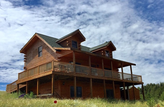 Enjoy a private mountain retreat at Paul's Cabin!