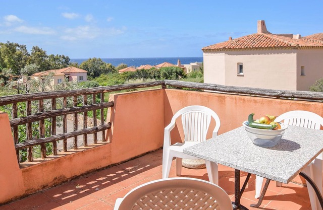 Enjoy a relaxing vacation in this beautiful cottage near the beach!