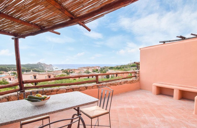 Enjoy a relaxing vacation in this beautiful cottage near the beach!