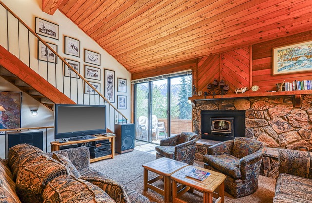 Enjoy a Shared Hot Tub, Sauna & Pool When Staying in This Spacious Condo