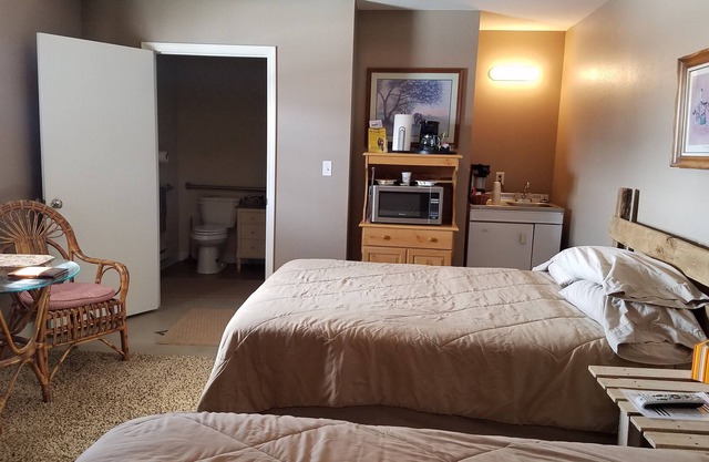 Enjoy a Stay at a Horse Motel in York, NE, Handicap Accessible/Pet Friendly