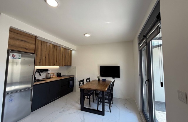 Enjoy comfort close to the terminal, with shops and restaurants nearby.