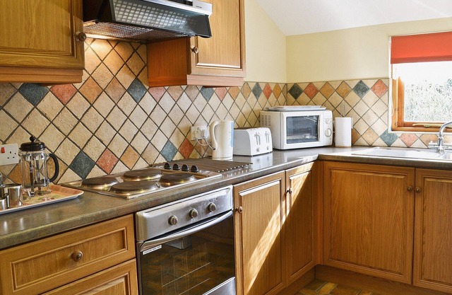 Enjoy the magnificent views and a holiday in the countryside from this attractive barn conversion cl