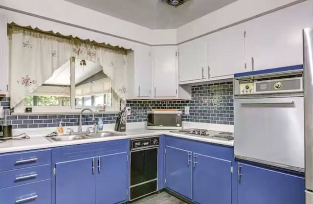 Enjoyable 4-bedroom house with AC in Monroeville