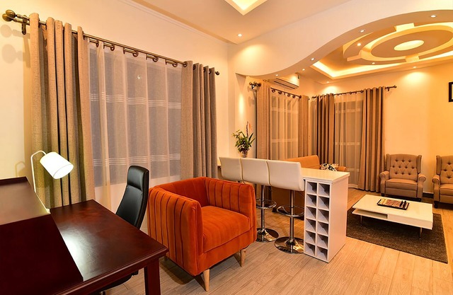 Entebbe Stay 3 bedroom Apartment with Swimming pool