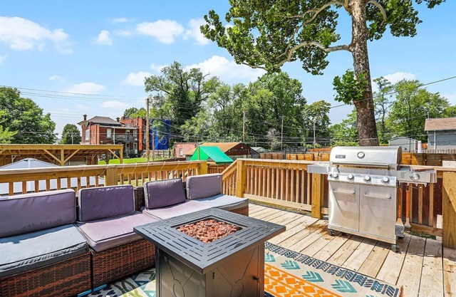 Entertainment Oasis: Spa, Game Room & Playground