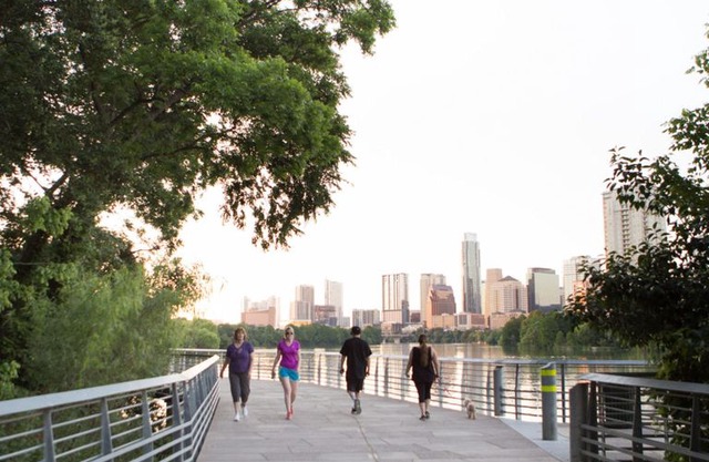 Entire Apt in South Lamar! ✔Free Parking✔Remodeled