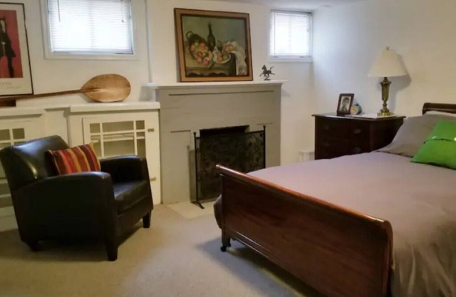 Entire basement apartment, Prime location!