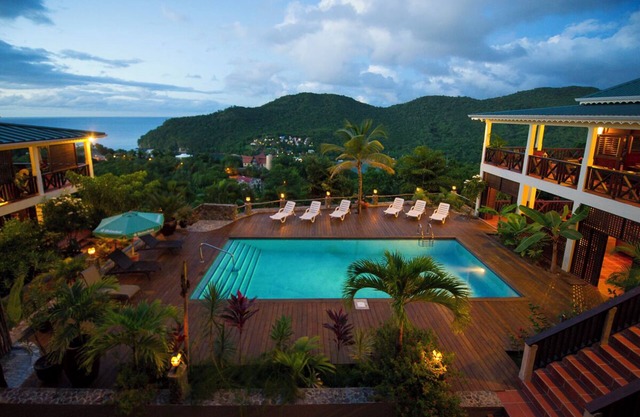 Entire Complex with Spectacular Views sleeping 16 people