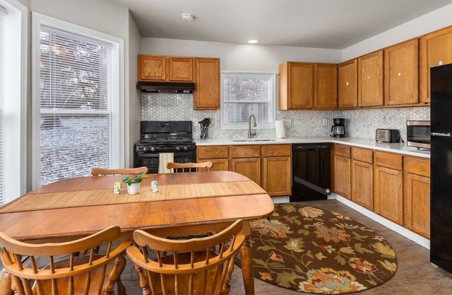 Entire Hobart Home Corporate Stay Internal name: 5510 Maple St