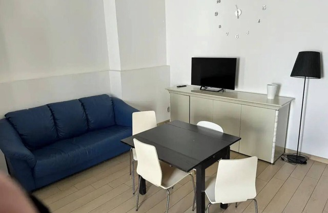 Entire home with free private parking in beautiful Bari