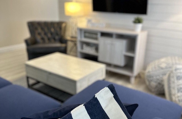 Entire Resort - Sparrow Lake