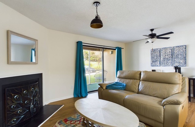 Entire unit - Pet Friendly - Safe, Gated Community - Close to Downtown Columbia