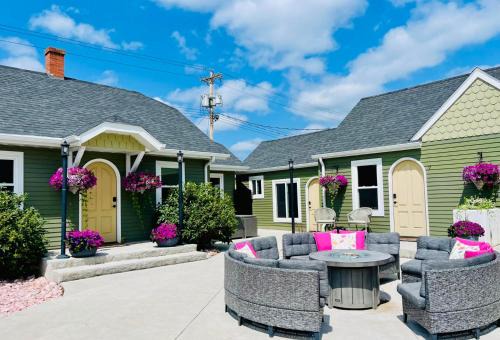 EO Bungalows, Black Hills