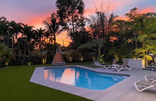 Epic Villa w/a Big BKB Court+Fire Pit+ Mini Golf & More