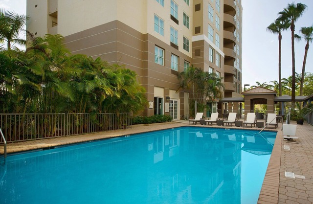 Equipped Suite Perfect for Business + Leisure | Free Airport Shuttle