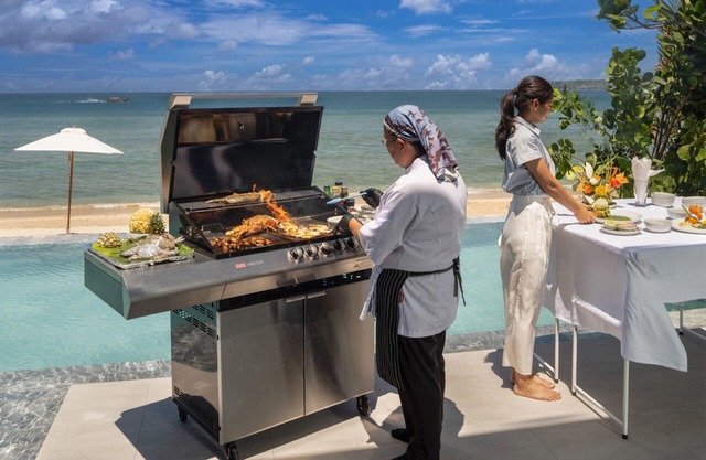 Escape to Beachfront Luxury in Phuket, 1000