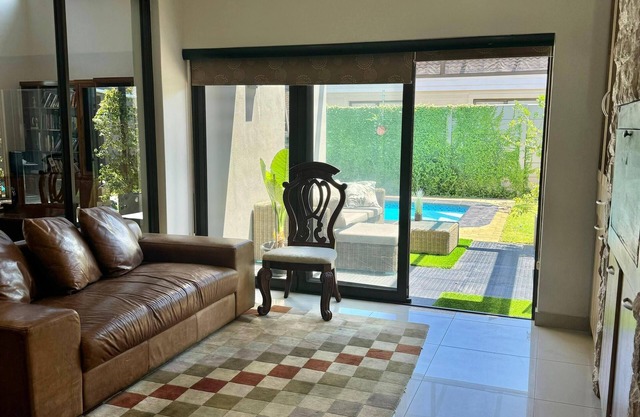 Escape to Cape Town Modern Luxury: 9 minutes from the Beachn