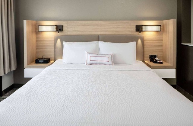 Escape to the Pacific Northwest! Indoor Pool!