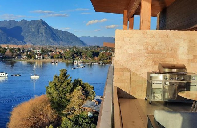 Espectacular Vista Pucón a orillas del Lago Villarrica