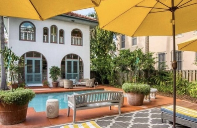 Estate of Valencia. Historic 10 BR’s in St. Augustine, 2 lux pools 3 kitchens