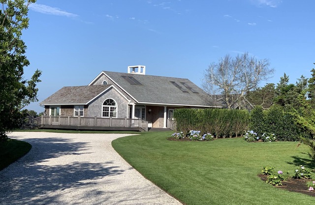 Estate Section - 2 acres - Salt Water Pool