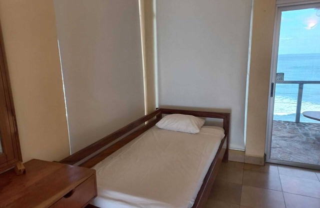 Estudio con vista al oceano