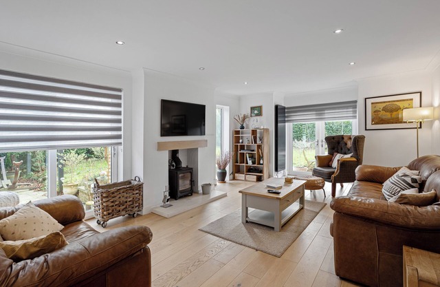 Evergreen House & Separate Annex + Private Drive