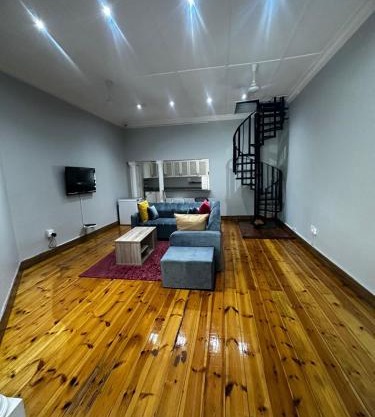 Everly4 Guest Apartment