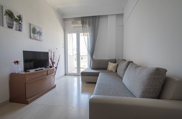 Evi Apartment by RentalsPro