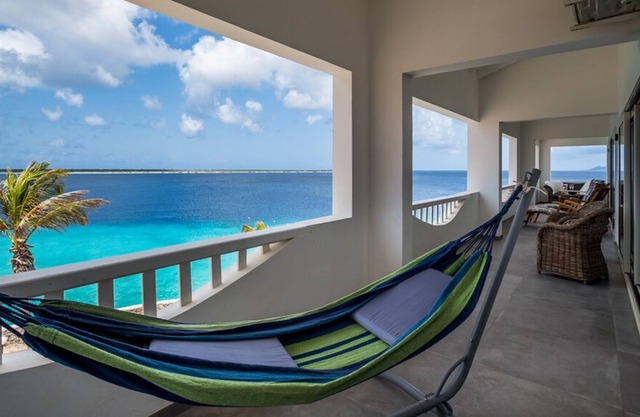 Exceptional Oceanfront Penthouse Delfshaven Sanddollar Resort