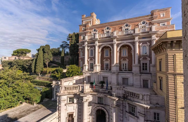 Exceptional Penthouse by Fori Imperiali – Rome’s History, Your Backdrop